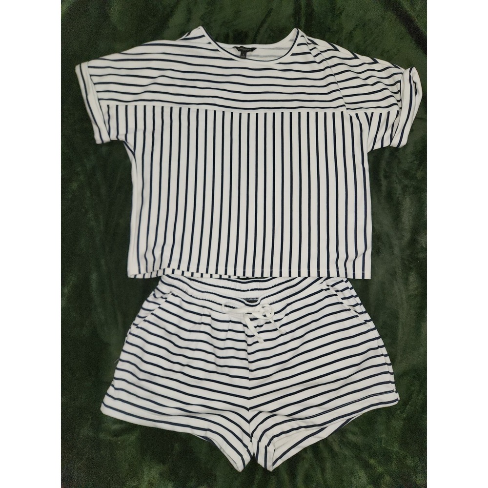 Banana Republic White Stripe T-Shirt Large and Shorts Large Set